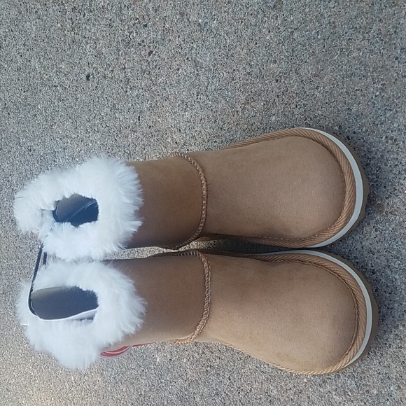 wonder nation Other - BRAND NEW!!! Fur Boots - Toddler Size 8